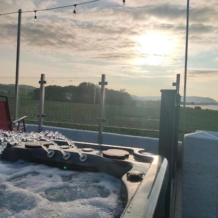 Blue Anchor House - Seaview, Hot Tub Apartments Экстерьер фото