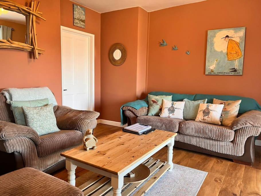 Blue Anchor House - Seaview, Hot Tub Apartments Экстерьер фото